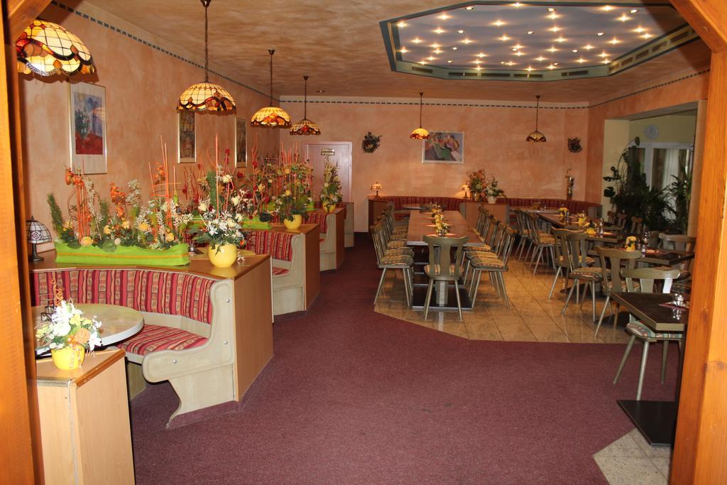 Hotel Riedel Циттау Экстерьер фото
