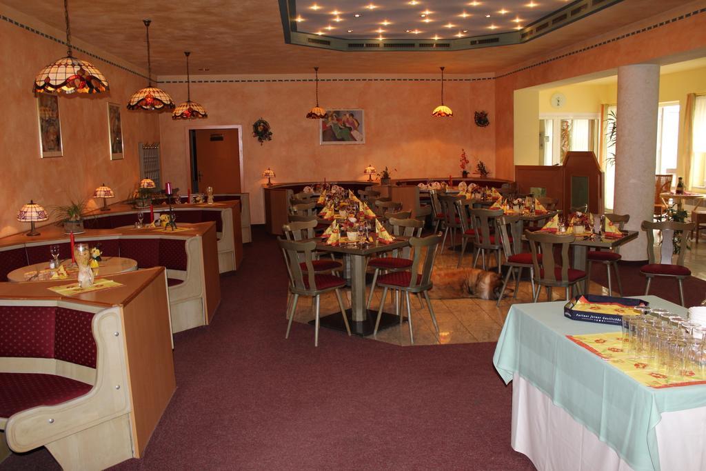 Hotel Riedel Циттау Экстерьер фото