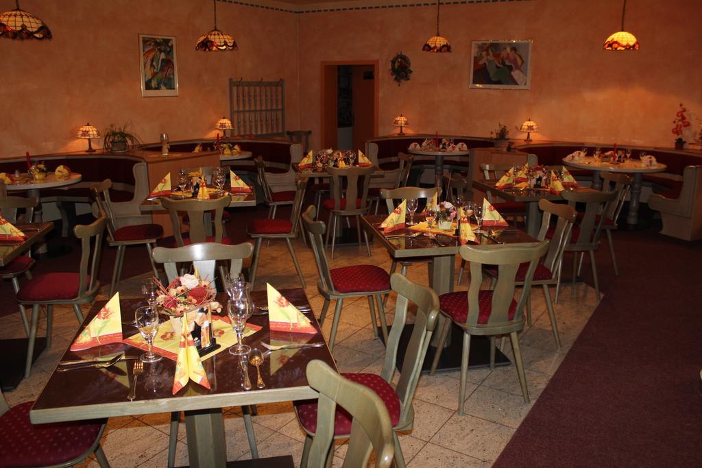 Hotel Riedel Циттау Экстерьер фото